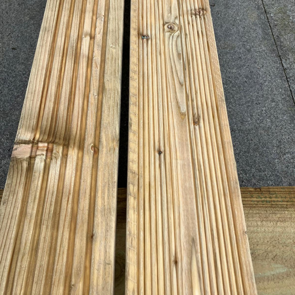 Kiln Dried Redwood Decking 29 x 124mm x 2.4meter's (Double Profiled)