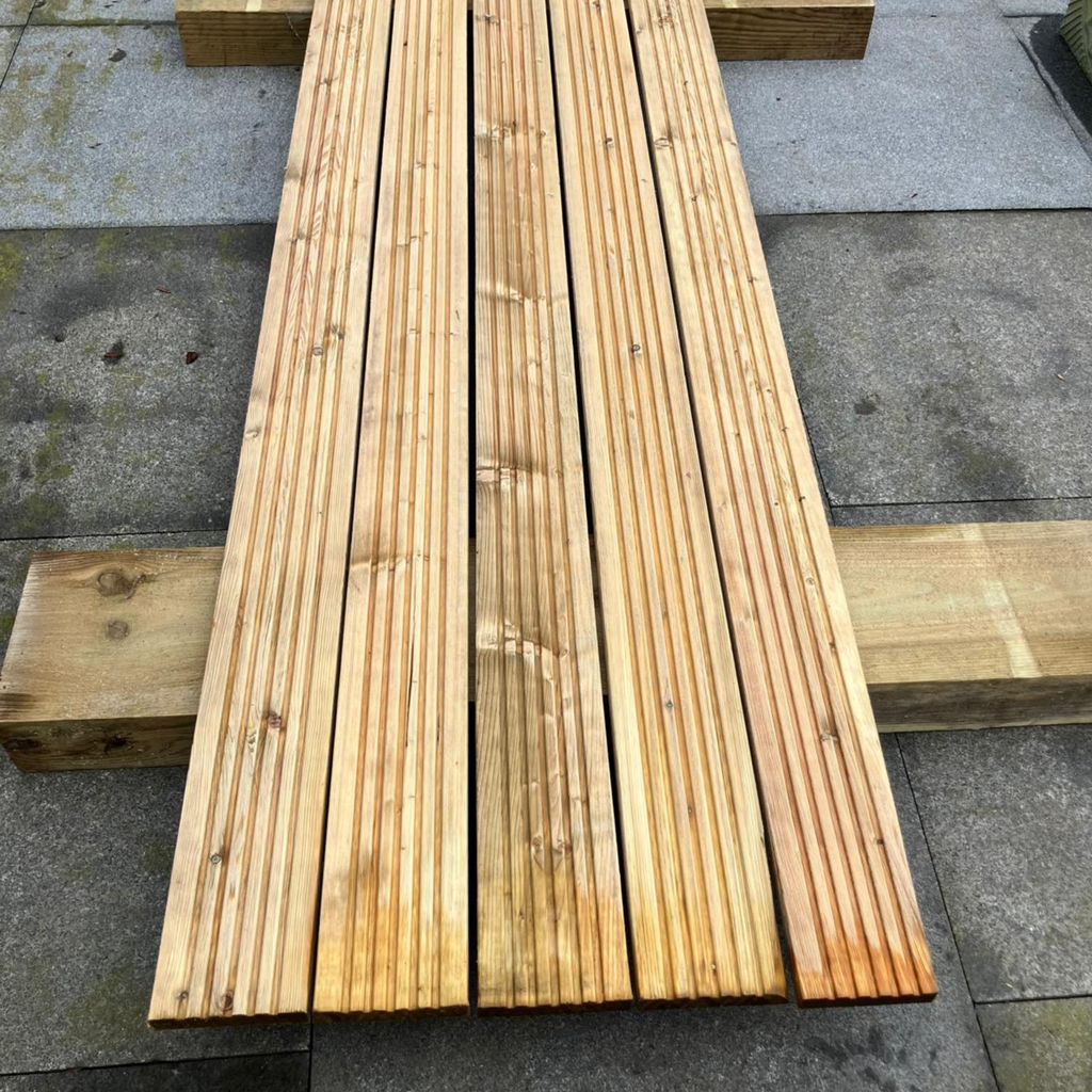 Kiln Dried Redwood Decking 29 x 124mm x 2.4meter's (Double Profiled)