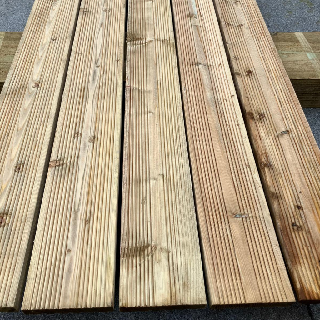 Kiln Dried Redwood Decking 29 x 124mm x 2.4meter's (Double Profiled)