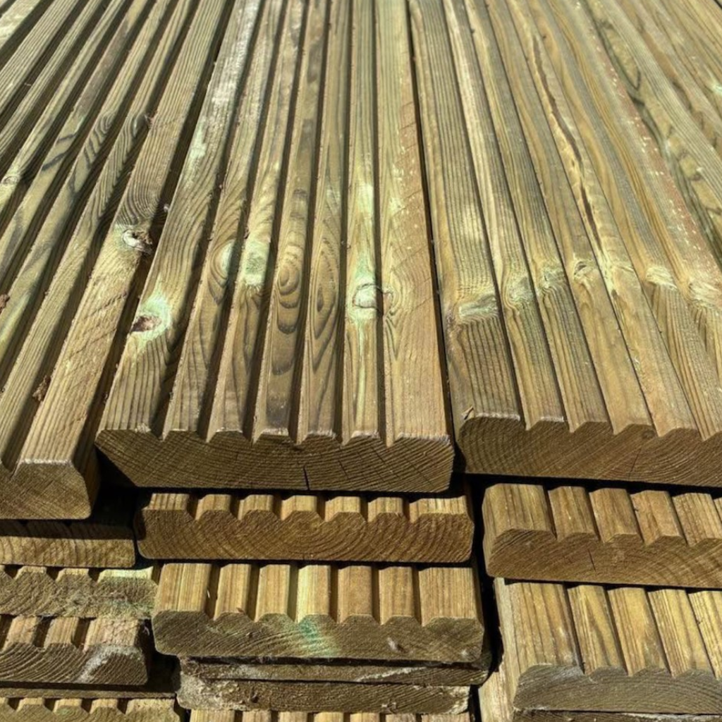 32 x 125mm Redwood Decking Board 4.8m (Finished 28 x 120mm) Smooth/Grooved