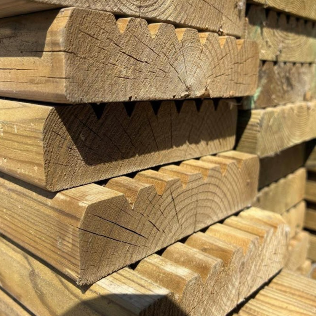 32 x 125mm Redwood Decking Board 4.8m (Finished 28 x 120mm) Smooth/Grooved