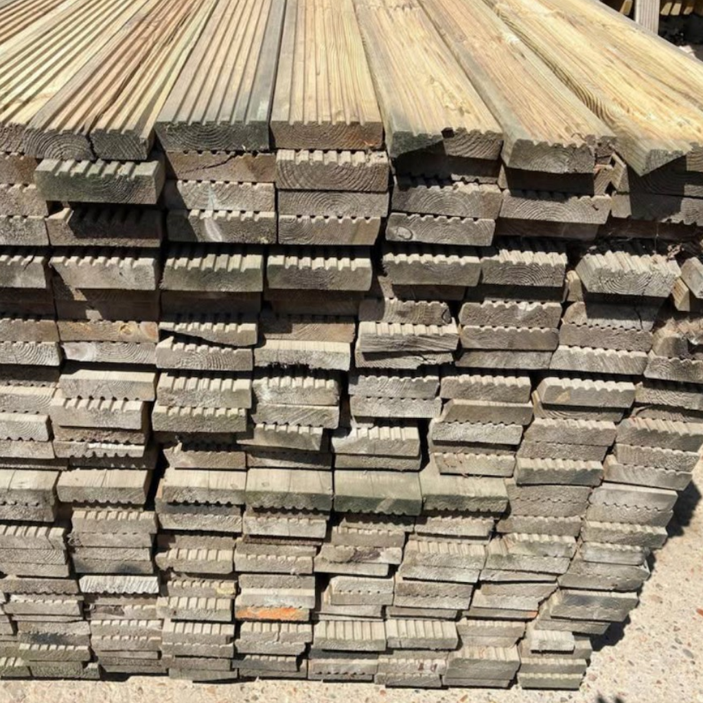 32 x 120 x 3m Redwood Decking Board - Slightly Faded