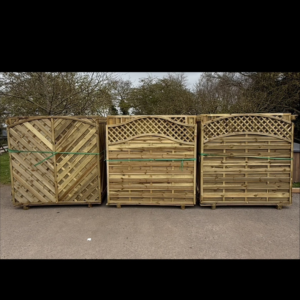Florence Decorative Fence Panel 1.8m x 1.8m (1.6m High Sides)