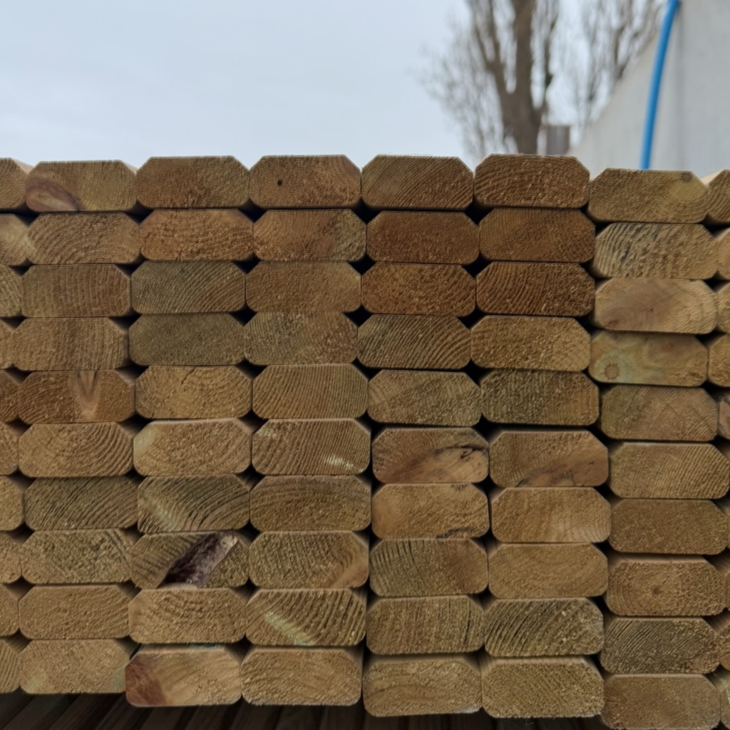 Double Profiled Trellis Batten KD Redwood 20x45mm 3.6m