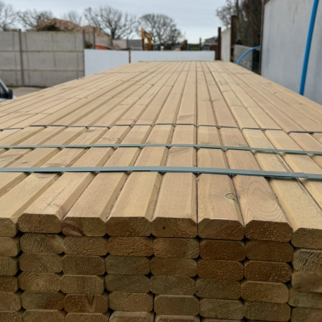 Double Profiled Trellis Batten KD Redwood 20x45mm 3.6m