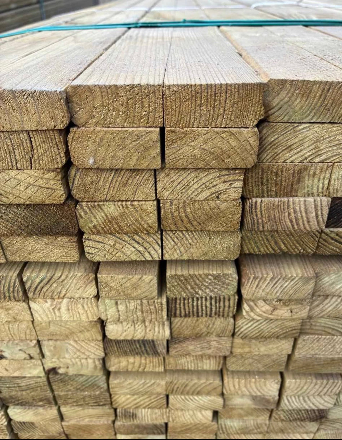 Finished ends of 20 x 45 mm trellis and landscape battens